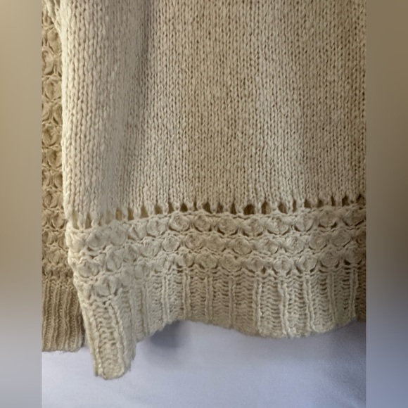 Free People chunky knit cream colored long sleeve sweater multiple patterns Sz M - Picture 13 of 14